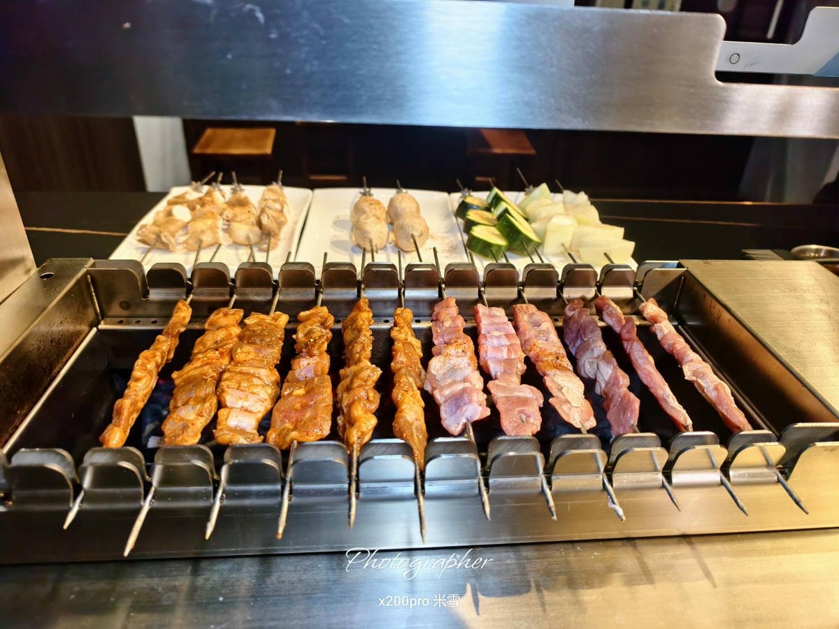 【台北美食】羊騷殿，全台首創自動烤串的美味羊肉料理🍻