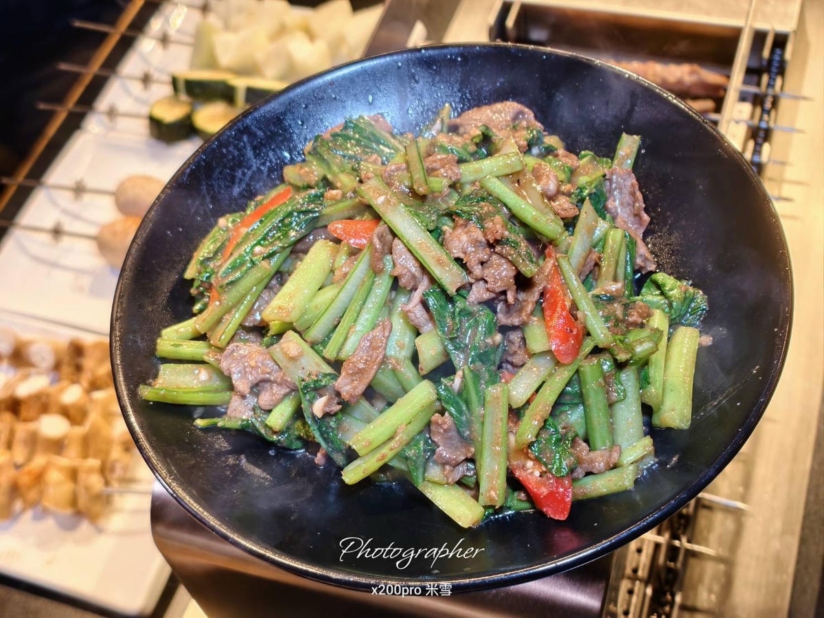 【台北美食】羊騷殿，全台首創自動烤串的美味羊肉料理🍻