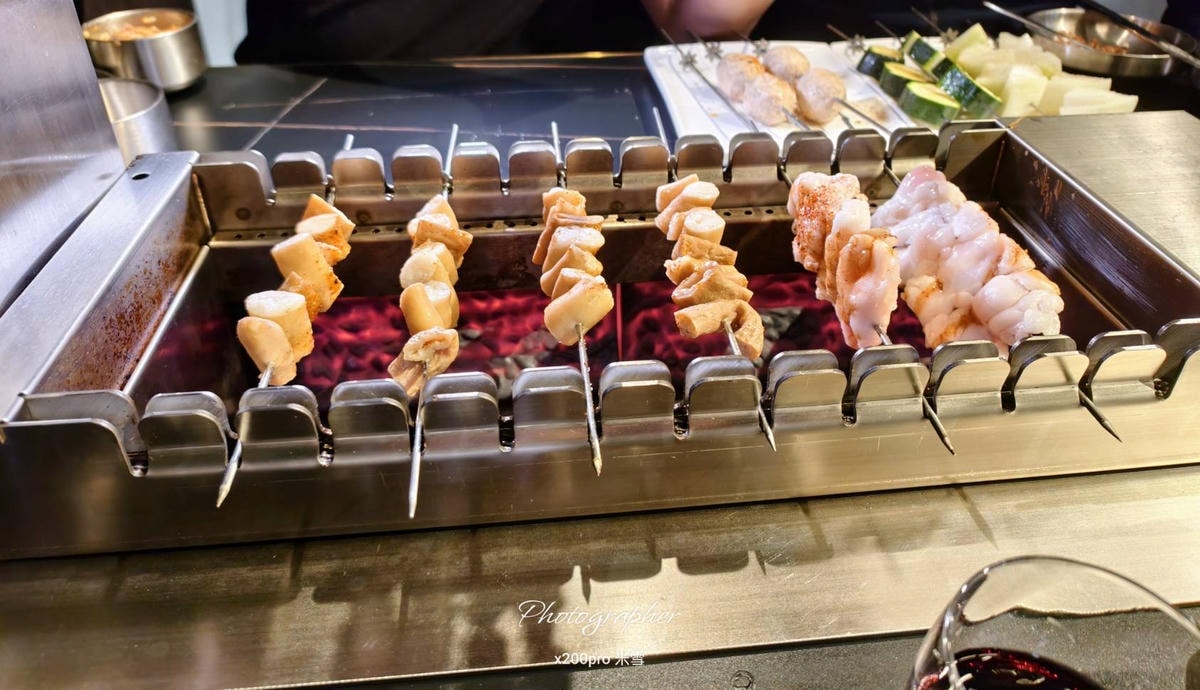 【台北美食】羊騷殿，全台首創自動烤串的美味羊肉料理🍻