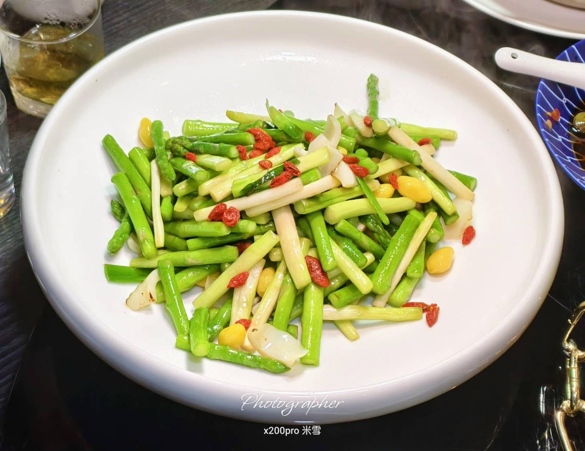 【台北大安區美食】龍洞海產,超浮誇飛天龍蝦麵人均只要$1200!!! - 第21張圖 【台北大安區美食】龍洞海產,超浮誇飛天龍蝦麵人均只要$1200!!!