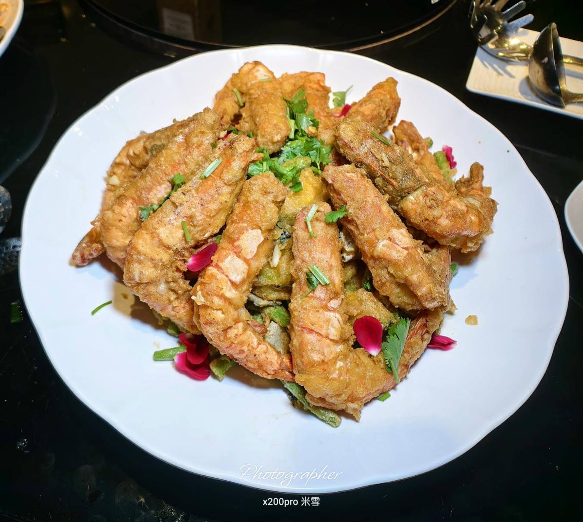 【台北大安區美食】龍洞海產，超浮誇飛天龍蝦麵人均只要$1200！！！