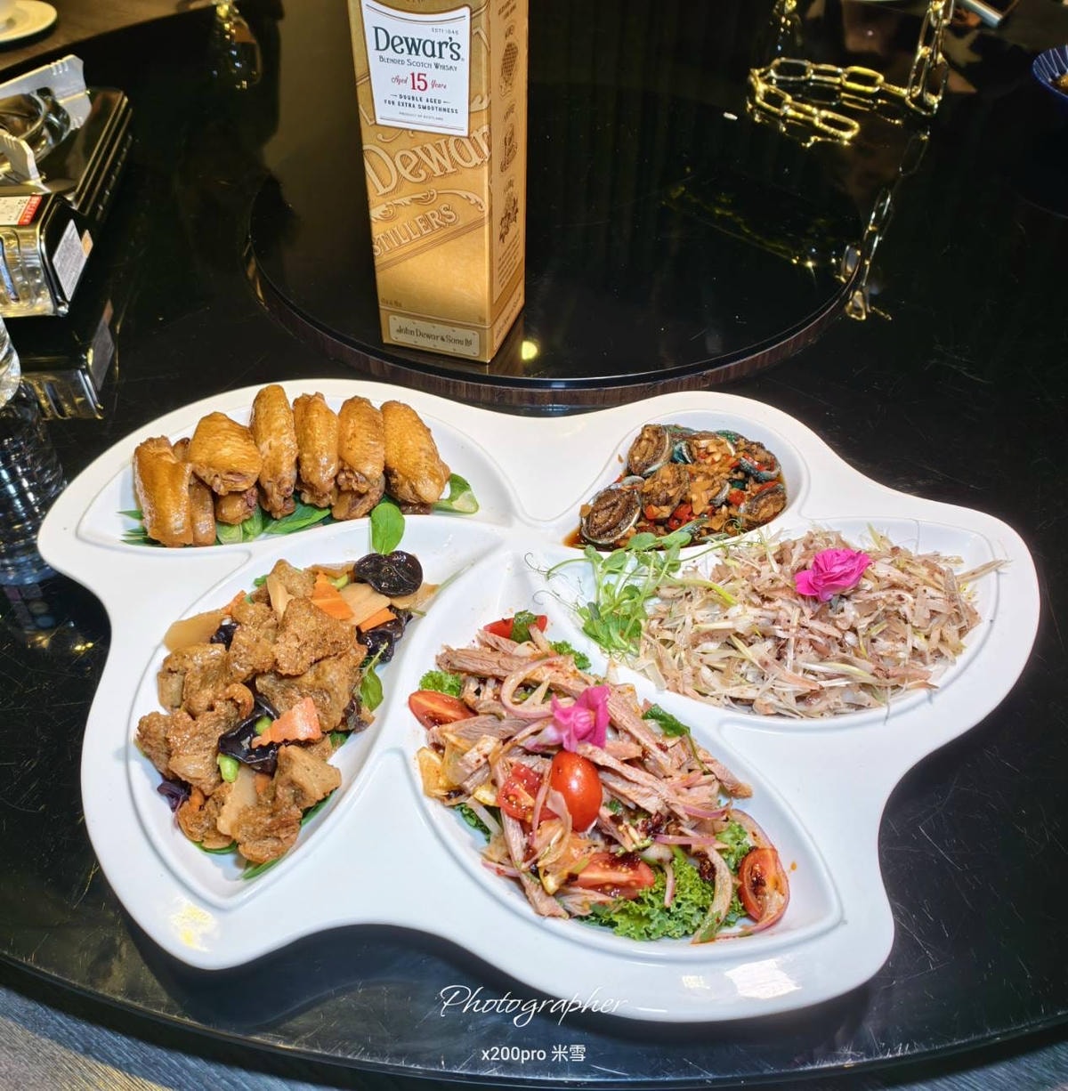 【台北大安區美食】龍洞海產，超浮誇飛天龍蝦麵人均只要$1200！！！