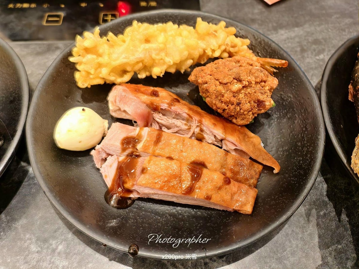 【桃園美食吃到飽】極千葉，魔爪&金莎大自由的鍋物吃到飽🍻
