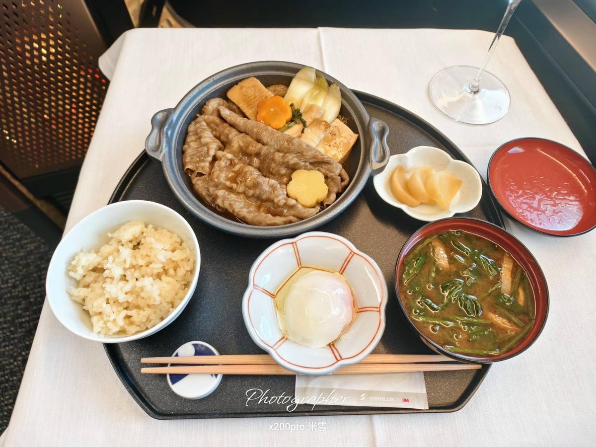 【星宇頭等飛機餐】NRT-TPE，聯名今半壽喜燒好好吃❤️