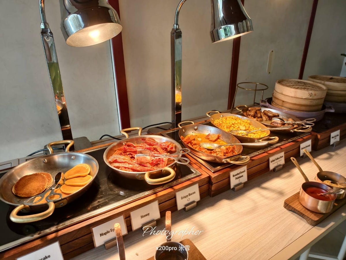【曼谷飯店美食】曼谷瑪哈納功標準酒店，Double Standard 早餐