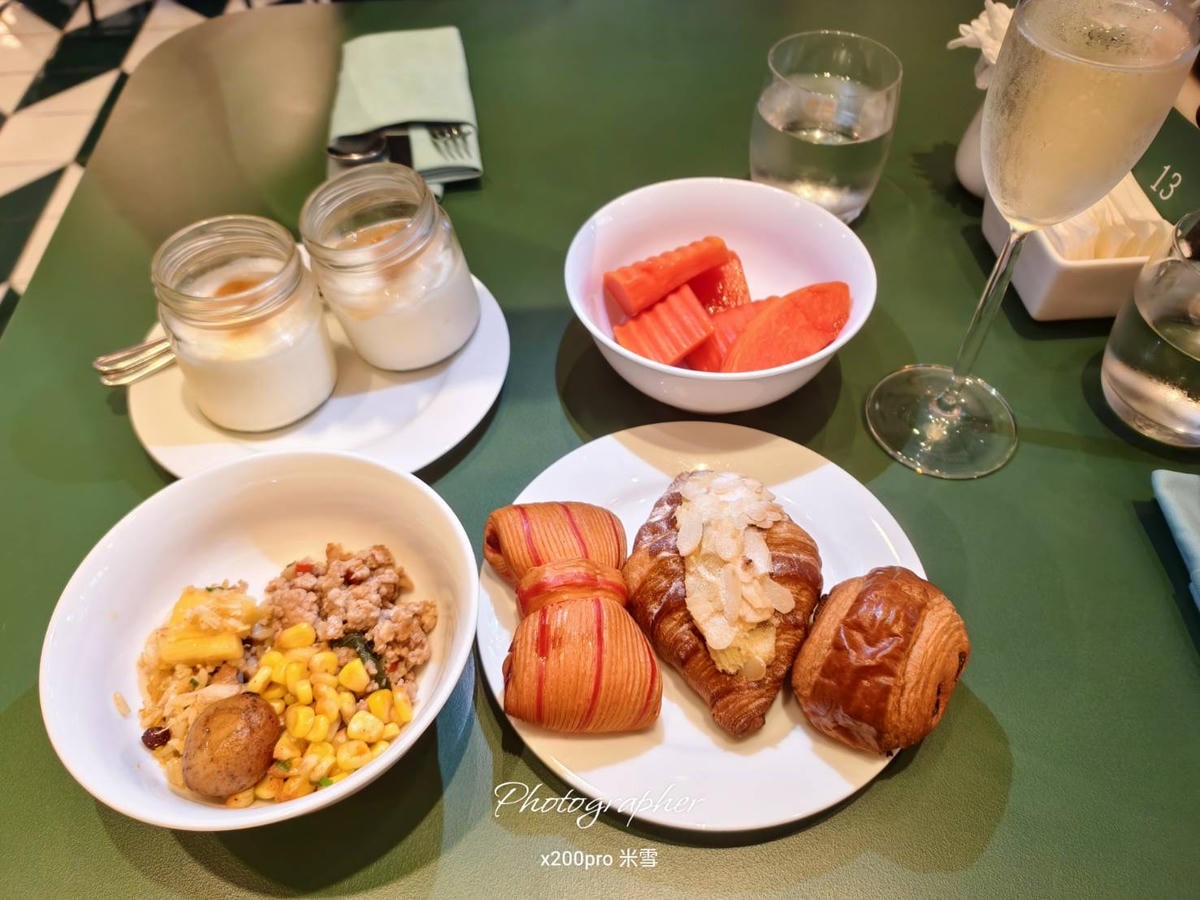 【曼谷飯店美食】曼谷瑪哈納功標準酒店，Double Standard 早餐