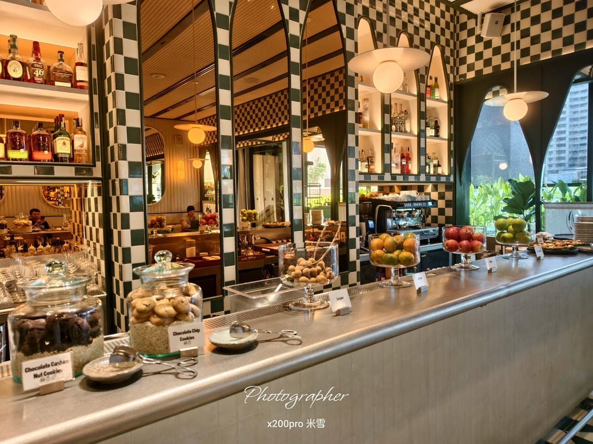 【曼谷飯店美食】曼谷瑪哈納功標準酒店，Double Standard 早餐