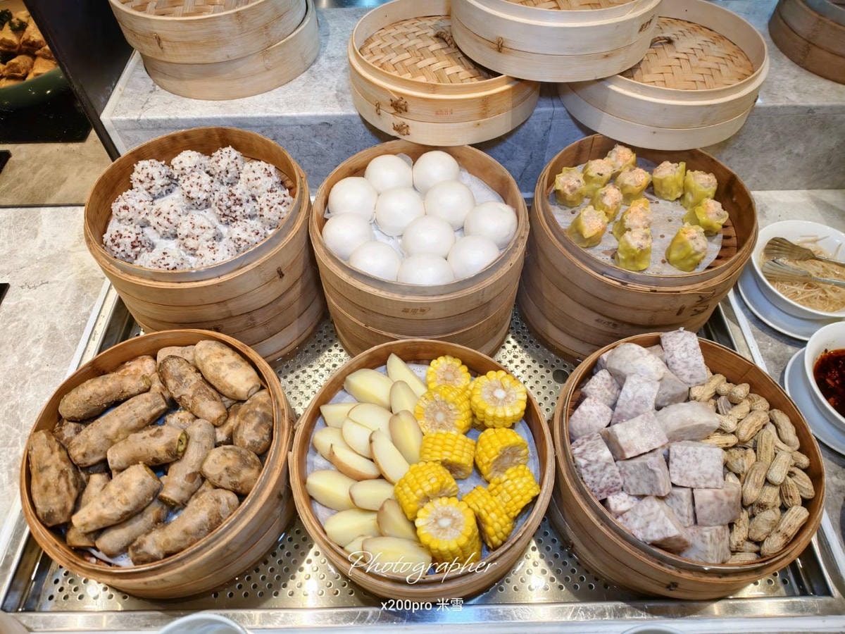 【桃園吃到飽】拾塘自助餐，超美飯店享受帝王蟹自由🍺