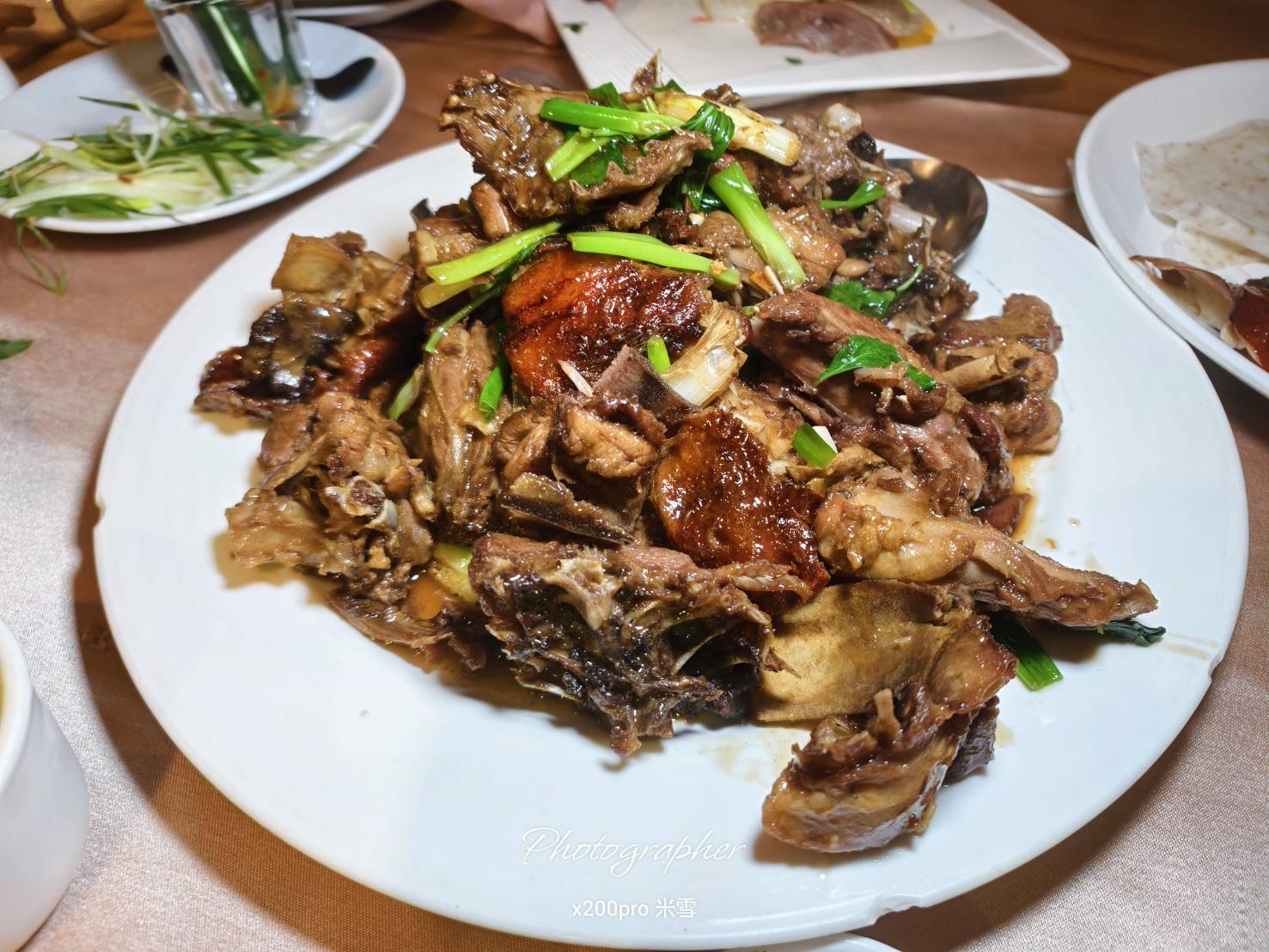 【新莊美食】喜月港式飲茶，烤鴨和港點都好吃耶！