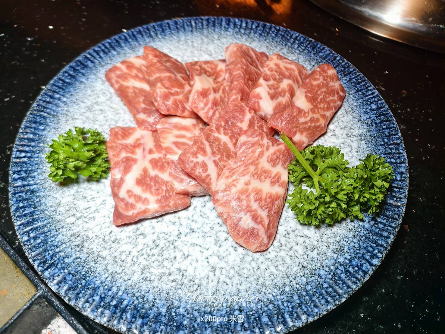 【桃園吃到飽】大漠紅頂級燒肉，老饕秘境再訪大嗑Q彈牛舌&生食干貝暢吃🍺