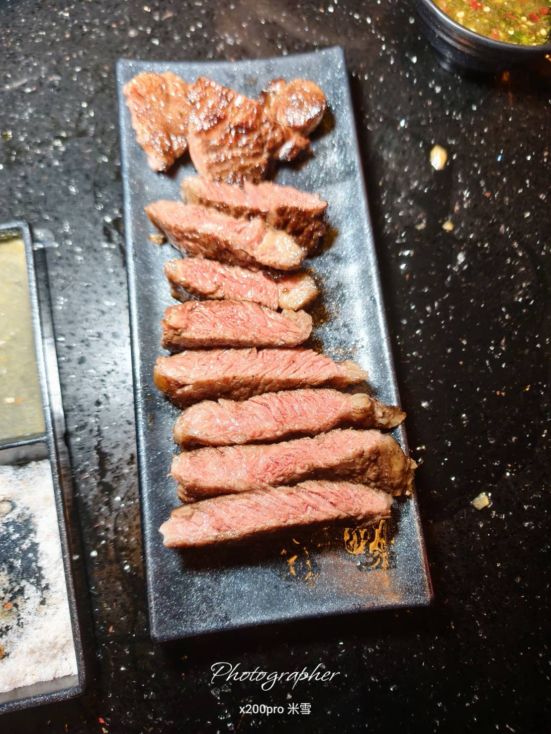 【桃園吃到飽】大漠紅頂級燒肉，老饕秘境再訪大嗑Q彈牛舌&生食干貝暢吃🍺